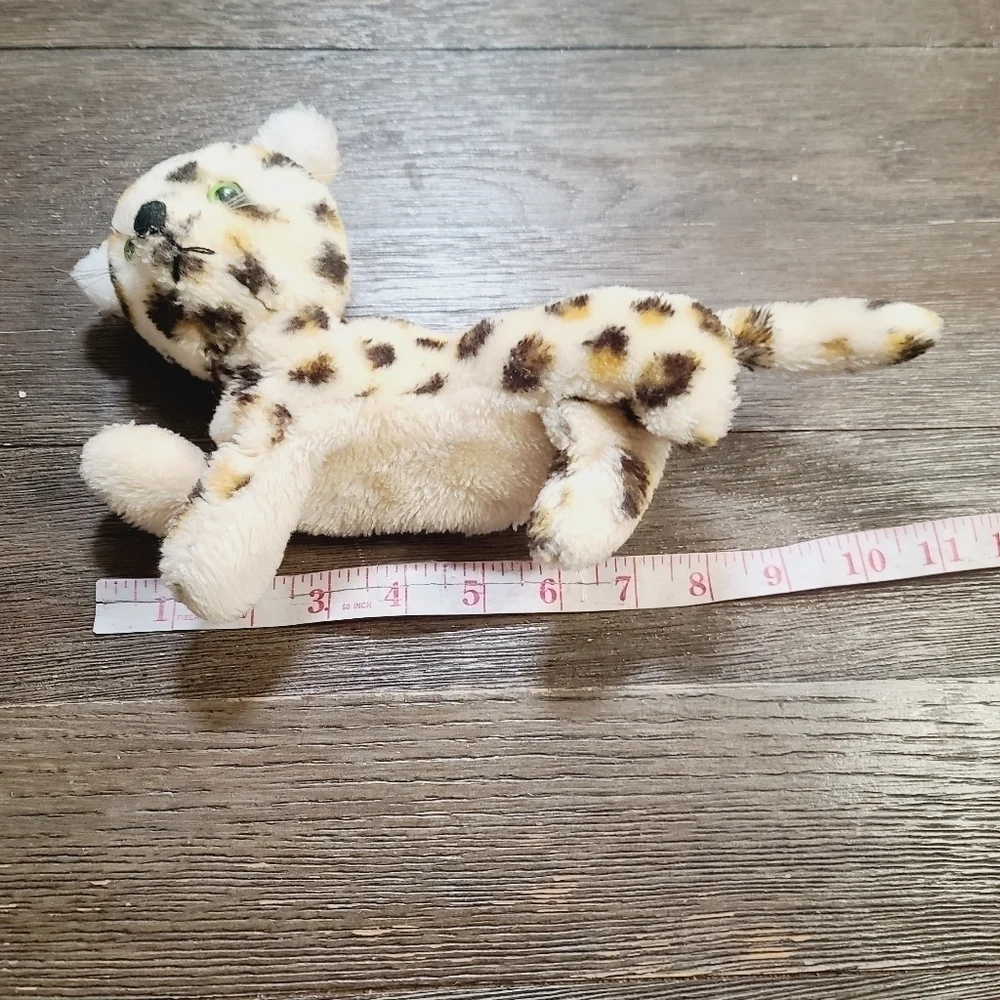 Vintage 70s 1976 R. Dakin Leopard Cheetah Cat Beanie Plush Green Eyes